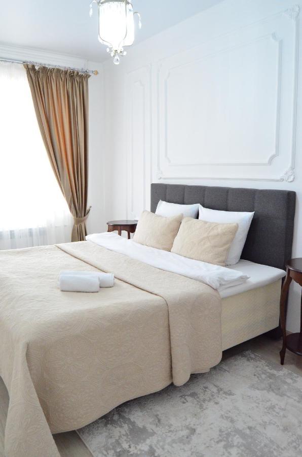 Golden Park Hotel Pavlodar Esterno foto
