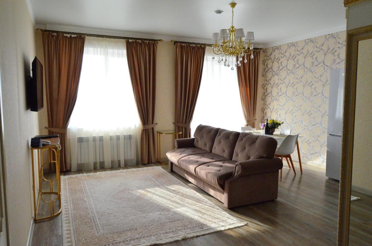 Golden Park Hotel Pavlodar Esterno foto