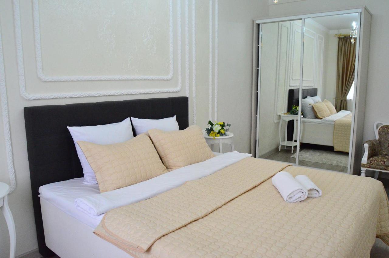 Golden Park Hotel Pavlodar Esterno foto
