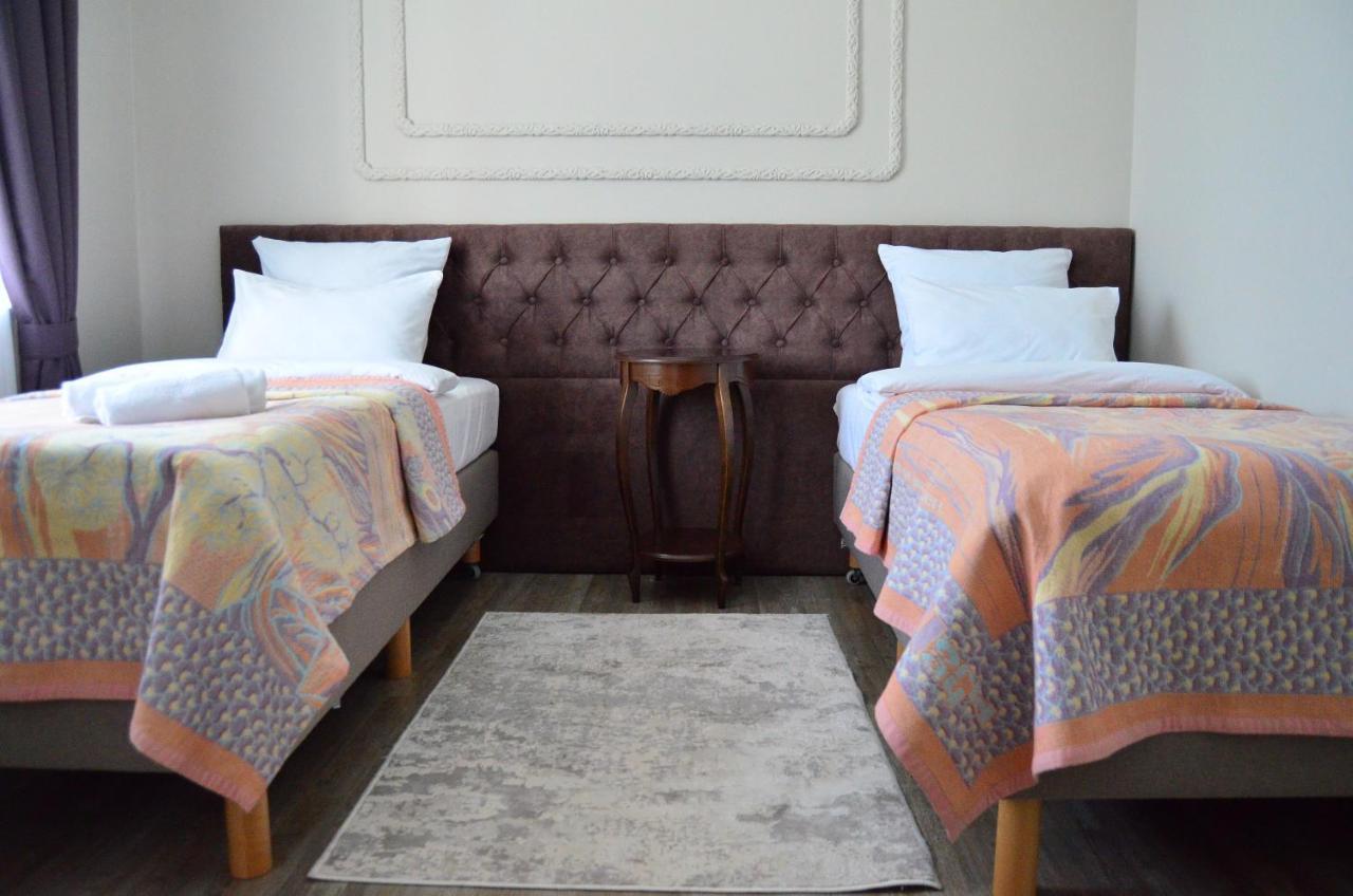 Golden Park Hotel Pavlodar Esterno foto