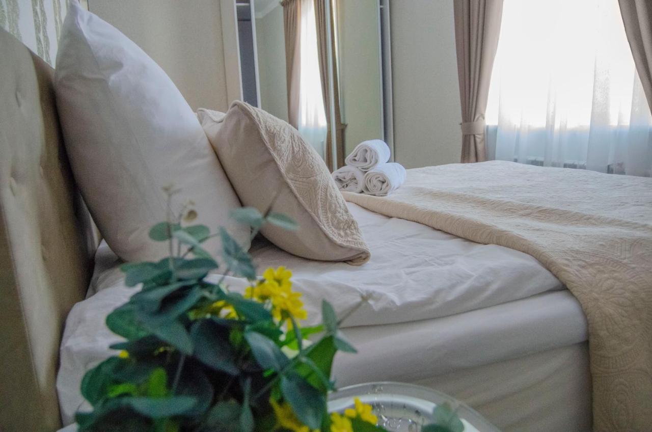 Golden Park Hotel Pavlodar Esterno foto