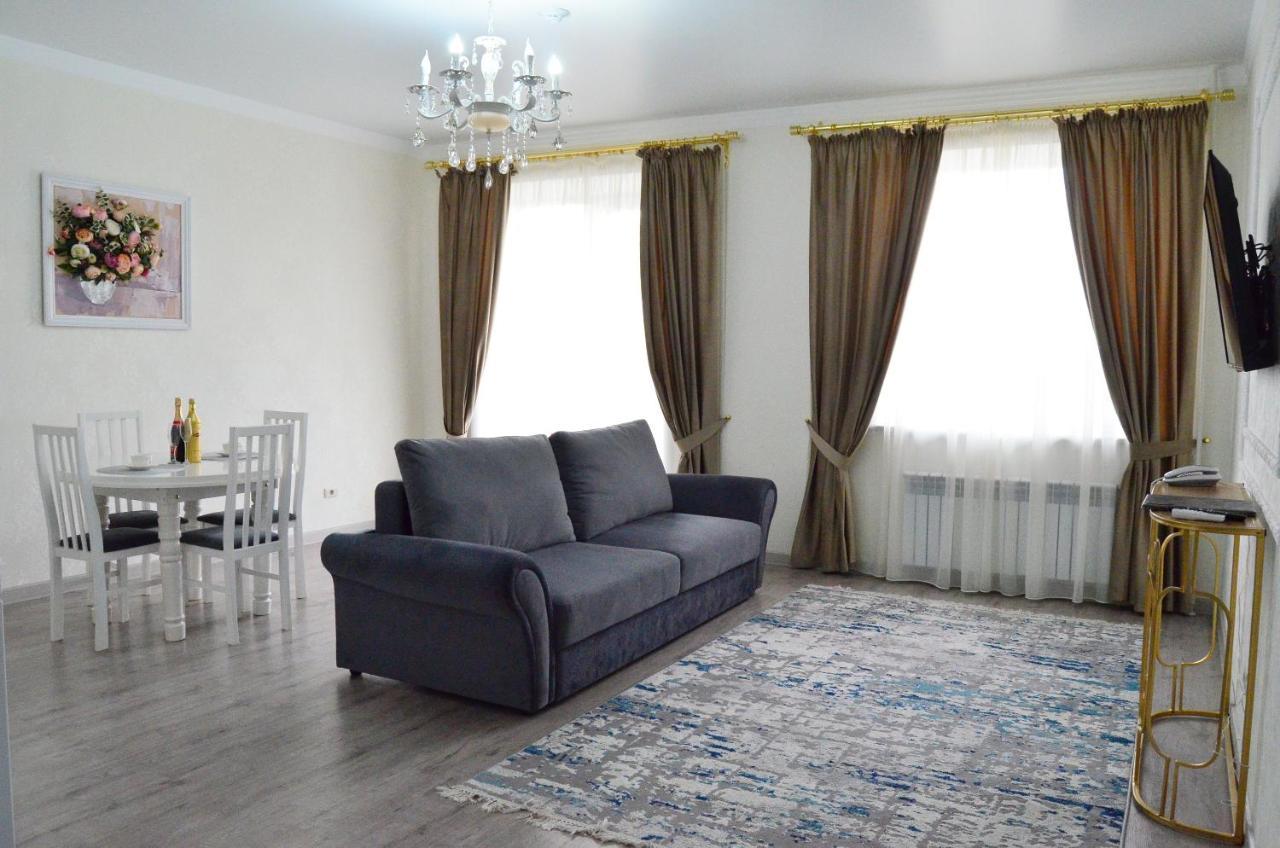 Golden Park Hotel Pavlodar Esterno foto