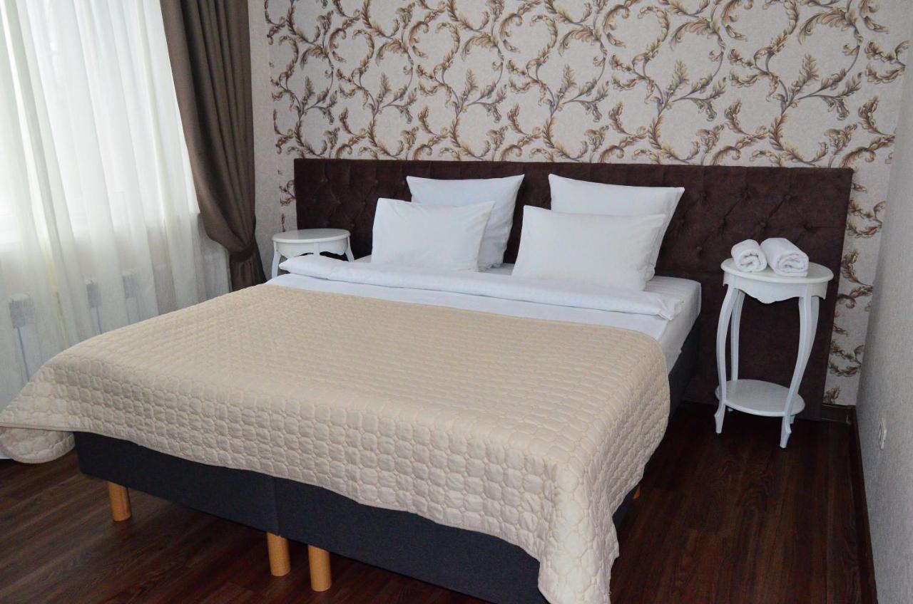 Golden Park Hotel Pavlodar Esterno foto