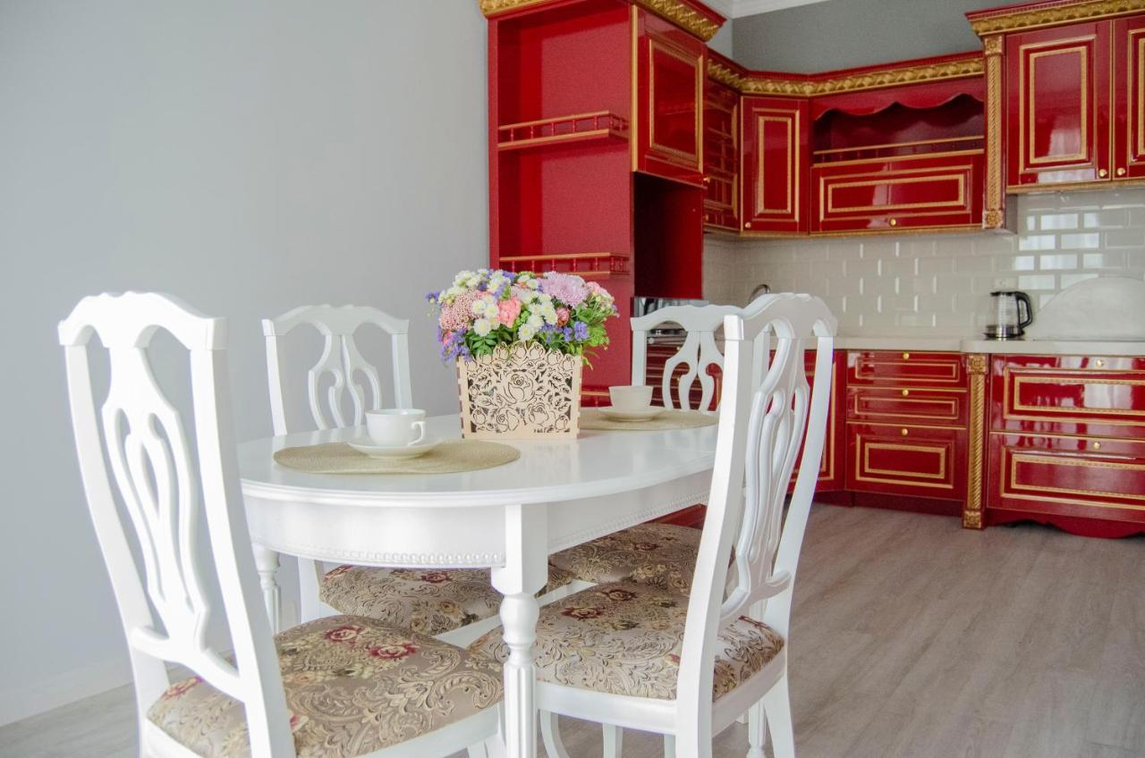 Golden Park Hotel Pavlodar Esterno foto