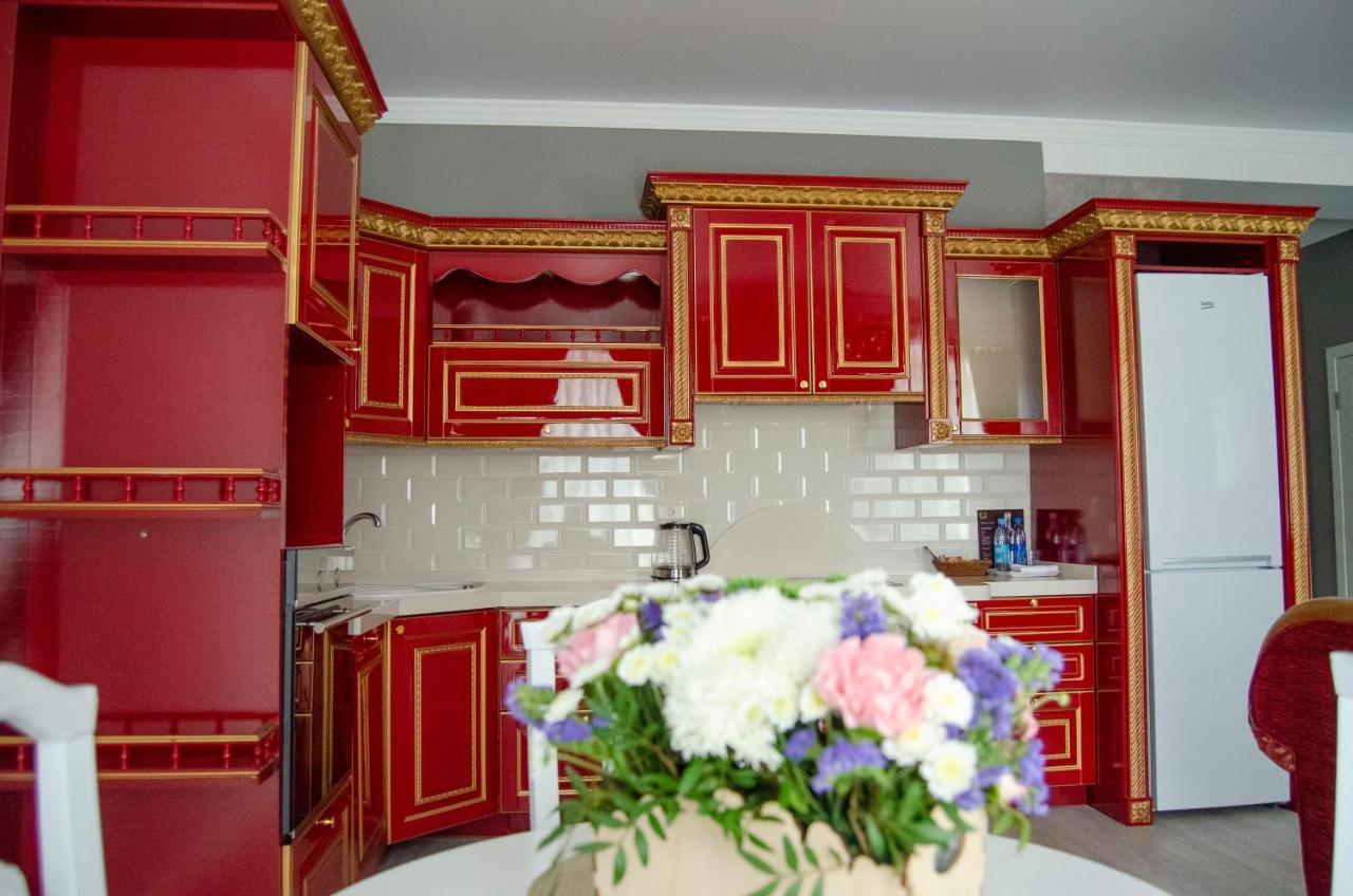 Golden Park Hotel Pavlodar Esterno foto