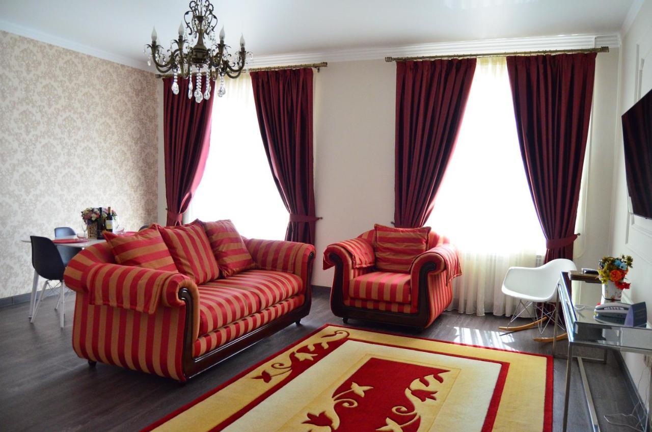 Golden Park Hotel Pavlodar Esterno foto