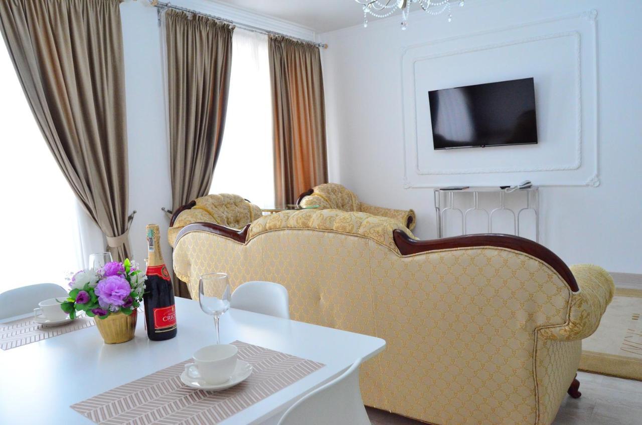 Golden Park Hotel Pavlodar Esterno foto