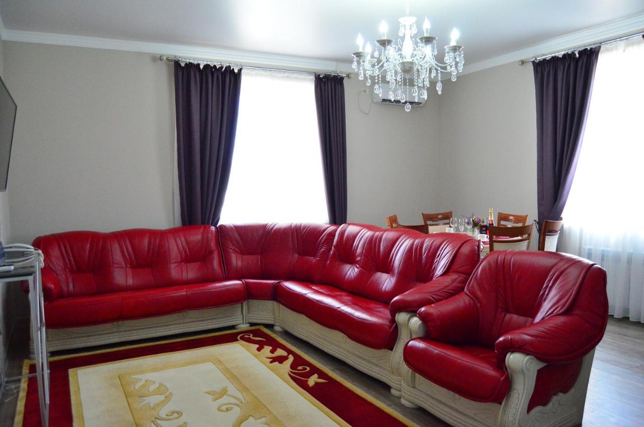 Golden Park Hotel Pavlodar Esterno foto