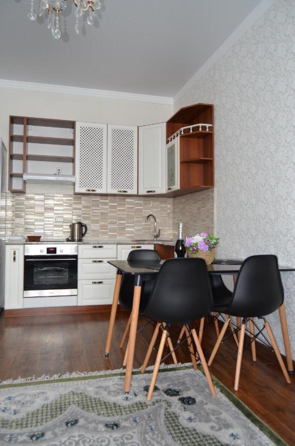 Golden Park Hotel Pavlodar Esterno foto