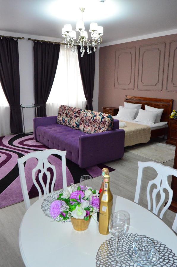 Golden Park Hotel Pavlodar Esterno foto