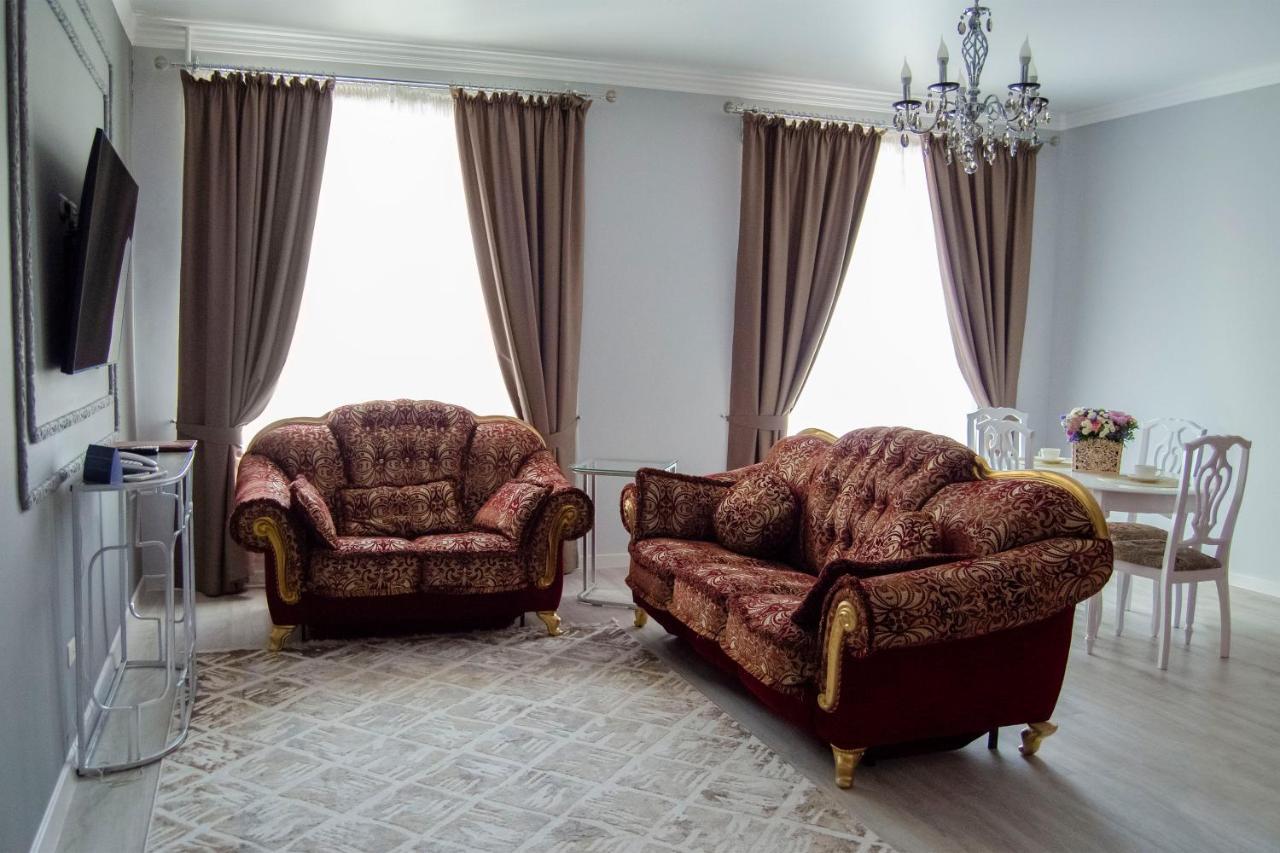 Golden Park Hotel Pavlodar Esterno foto