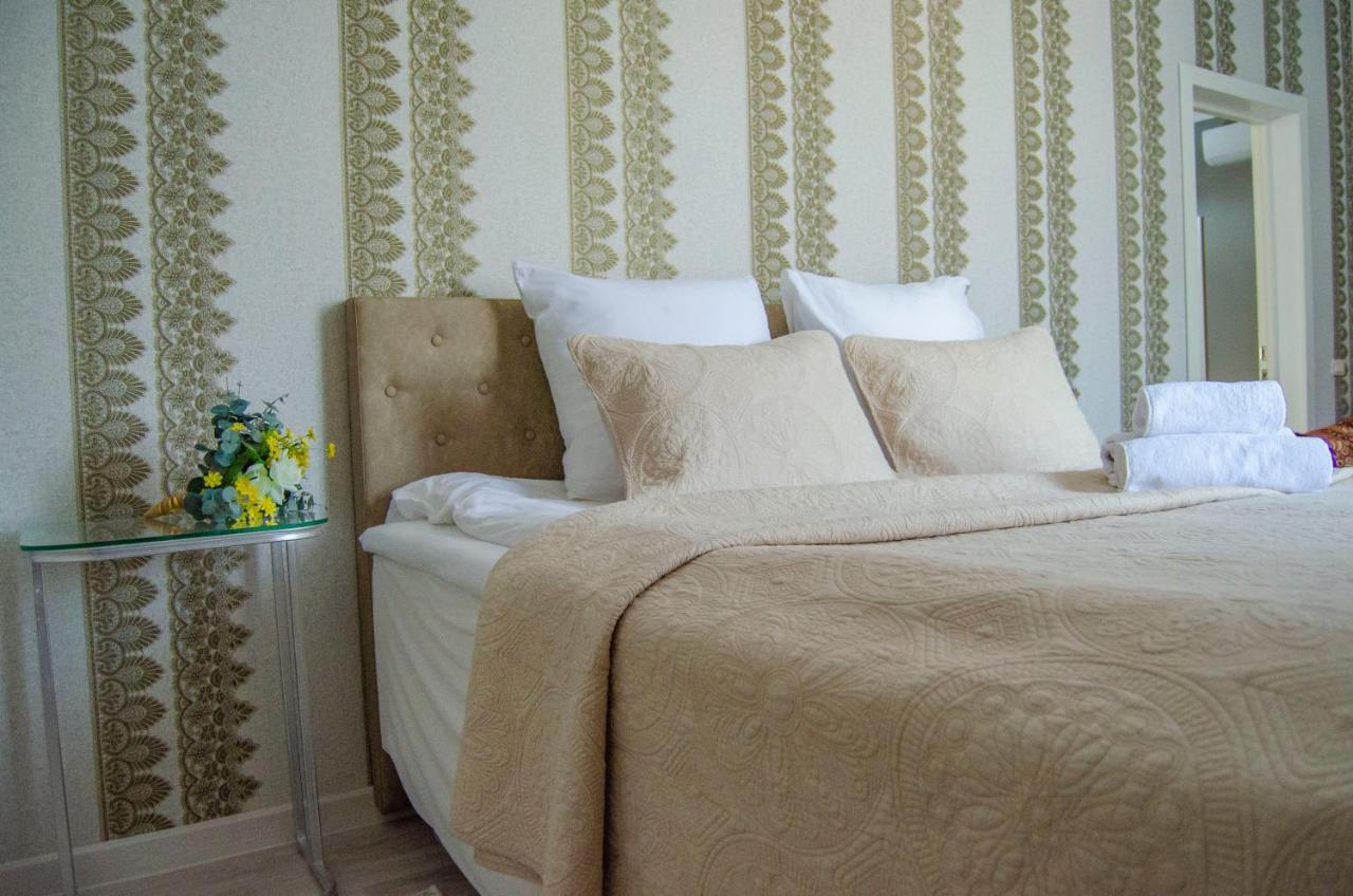 Golden Park Hotel Pavlodar Esterno foto