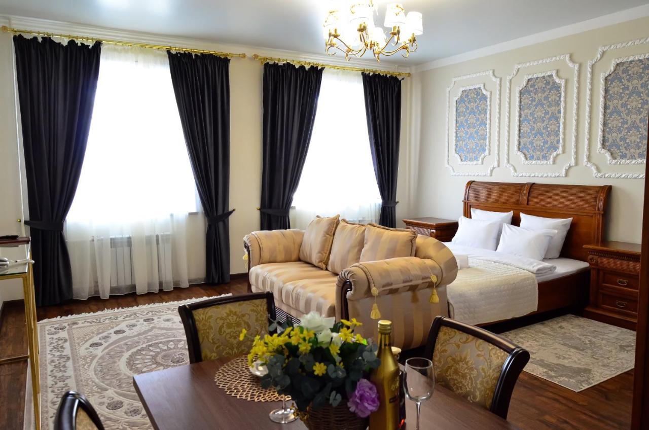 Golden Park Hotel Pavlodar Esterno foto